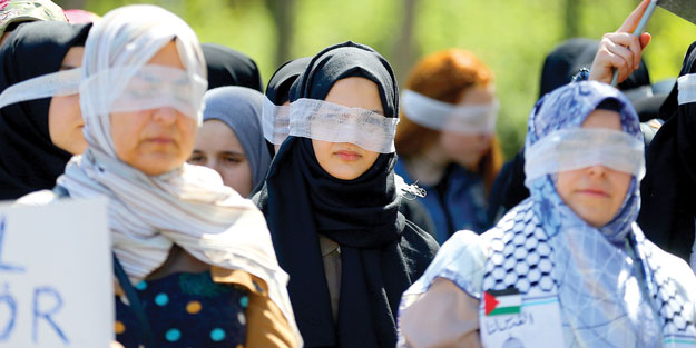 Dünya katil İsrail'e kör!