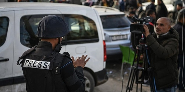 Filistinli gazeteciler, hayatları pahasına gerçekleri aktarmaya devam ediyor