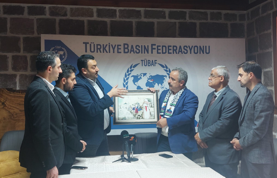 Filistinli gazetecilerden Türk Medyasına çağrı! Lütfen haberleri kesmeyin yoksa…