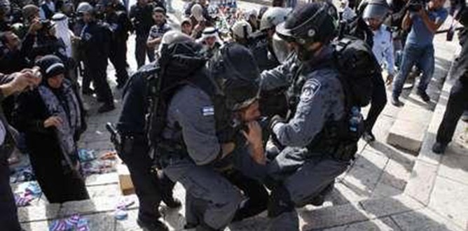 Filistinli göstericilere müdahale: 32 yaralı