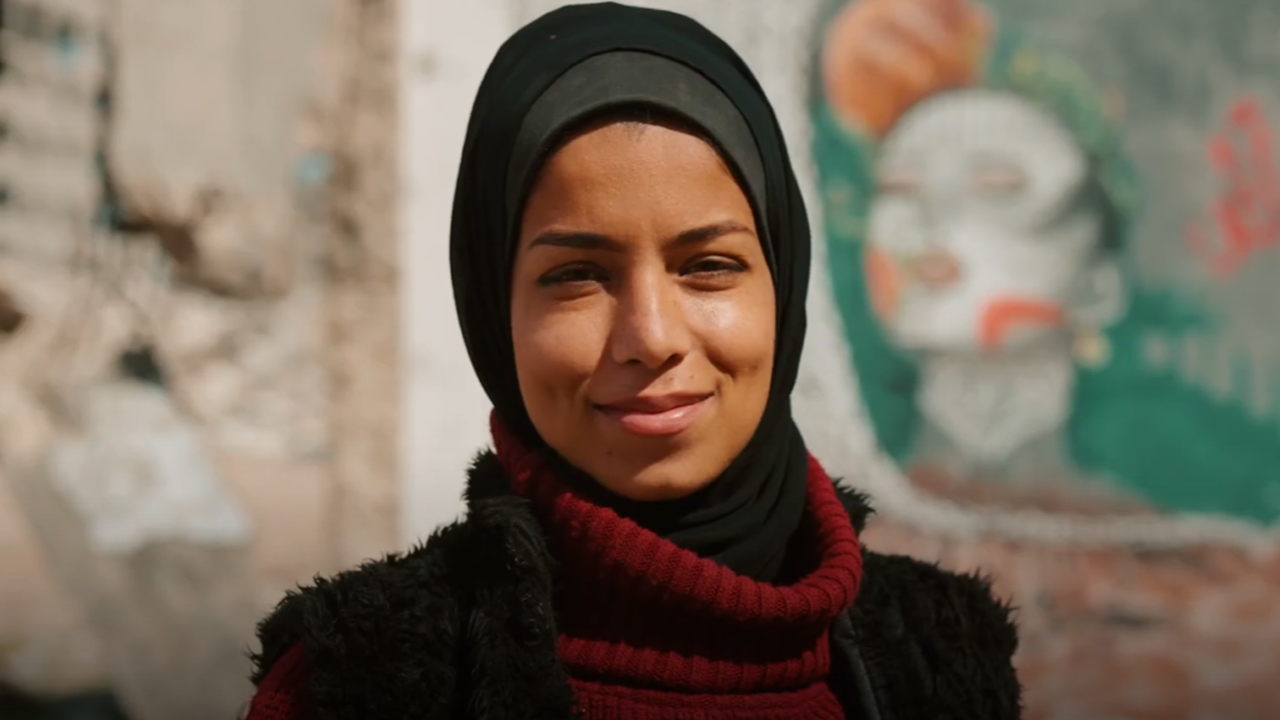 Filistinli iki kadın sanatçının belgeseli: Gazze’de bir duvar bir figür bir direniş