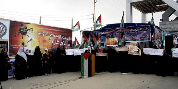 Filistin'li kadınlar darbeciye haykırdı