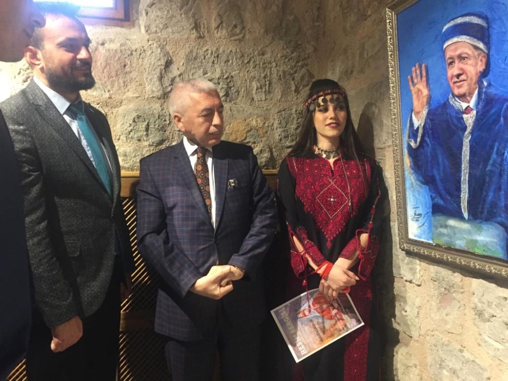 Filistinli Ressam Nesrin Ayyad resim sergisi açtı 