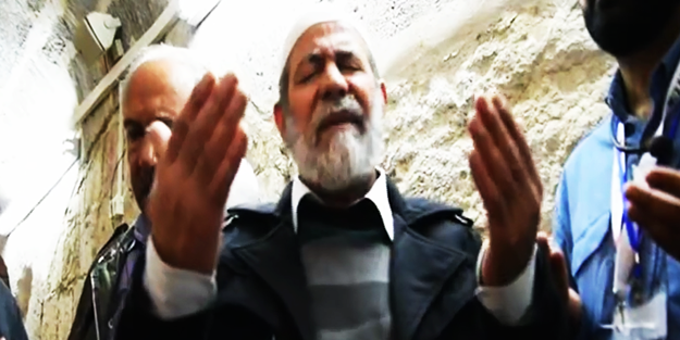 Filistinli Şeyh, Erdoğan için ellerini semaya kaldırdı ve...