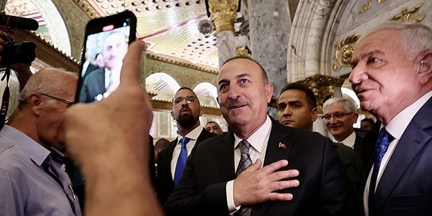 Filistinli yaşlı adamdan Mescid-i Aksa'da Çavuşoğlu'na sitem: Mescid-i Aksa Türkiye'nin ordularını bekliyor