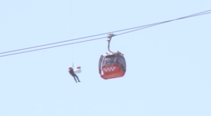 Film değil gerçek! Teleferik kazasında mahsur kalanlar helikopterle kurtarıldı