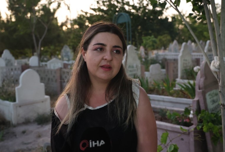 Film gibi olay: 32 yıl sonra gerçek ailesini buldu, kendi mezarını ziyaret etti!
