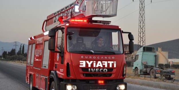 Film gibi olay! Kuşu kurtarmak isterken kendi mahsur kaldı