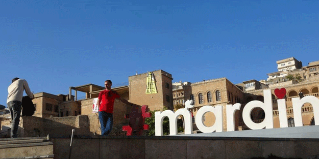 Film gibi olay: 'Madrid' yerine 'Mardin'e indiler