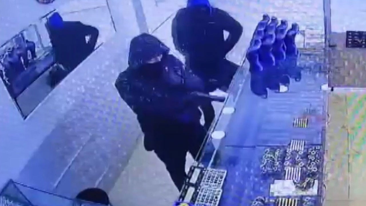 Film gibi soygun! Hırsızlar gerçeği polisten öğrendi