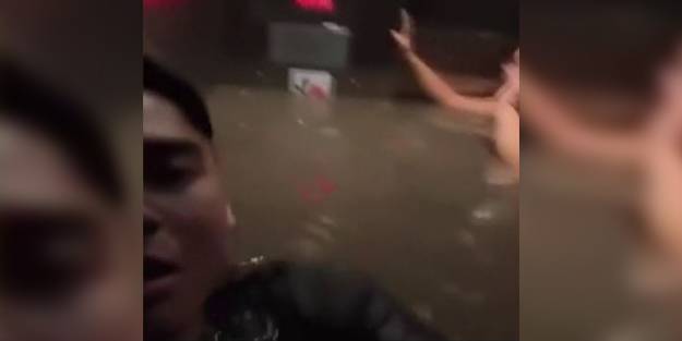 Film sahnesi gibi! ABD’de su basan asansörde kalan gençler son anda kurtuldu