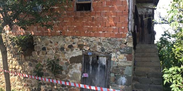 Fındık işçilerinin yemek yediği evin ahşap zemini çöktü: Yaralılar var