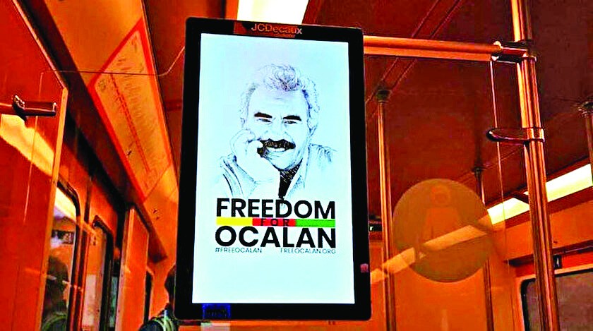Finlandiya metrosunda Öcalan afişleri