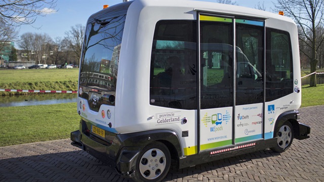 Finlandiya'da sürücüsüz minibüs yola çıktı