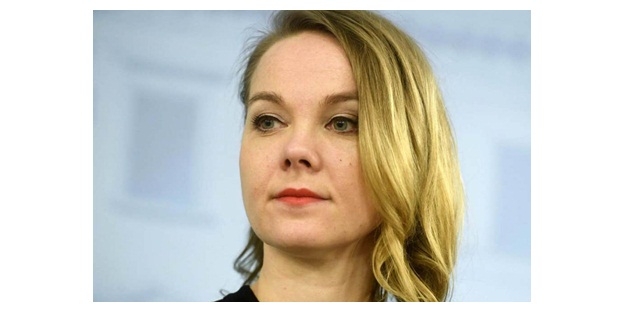 Finlandiyalı genç bakandan küstah anket... Instagram anketine tepki gelince özür diledi