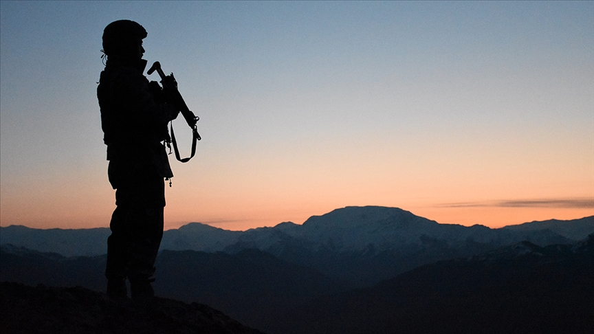 Fırat Kalkanı bölgesinde 2 sivili katleden teröristin de arasında olduğu 6 PKK/YPG'li etkisiz hale getirildi