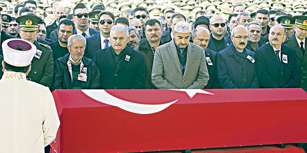 Fırat Kalkanı şehitleri dualarla uğurlandı