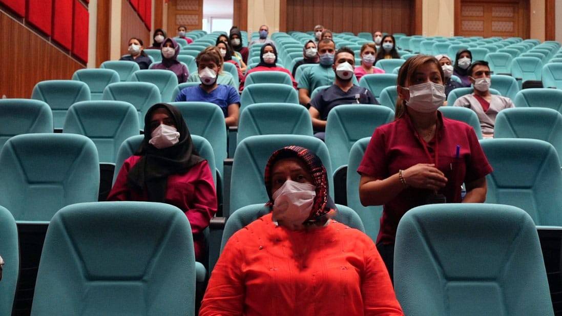 Fırat Üniversitesi Hastanesinde çalışan personellere stres ve kriz yönetimi konulu eğitim...