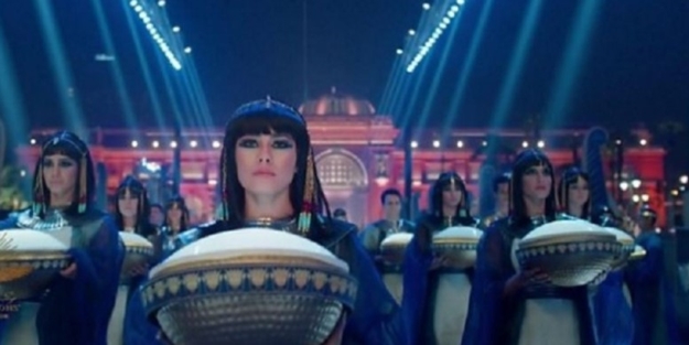 Firavunlara tören yapan Sisi'den skandal açıklama: İlham almaya...