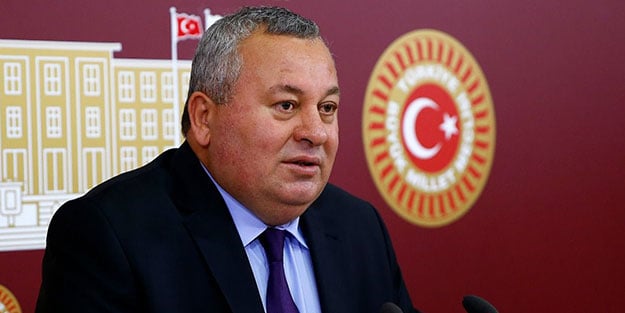Fırıldak Cemal'in heykel sevdası depreşti! Dün şarlatan dediği Özgür Özel'e bugün tapmaya başladı!