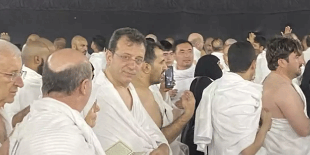 Fırıldak Ekrem ihram giydi! Dün LGBT’ye, bugün Umreye