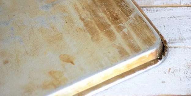 Fırın tepsisini temizlemek için...