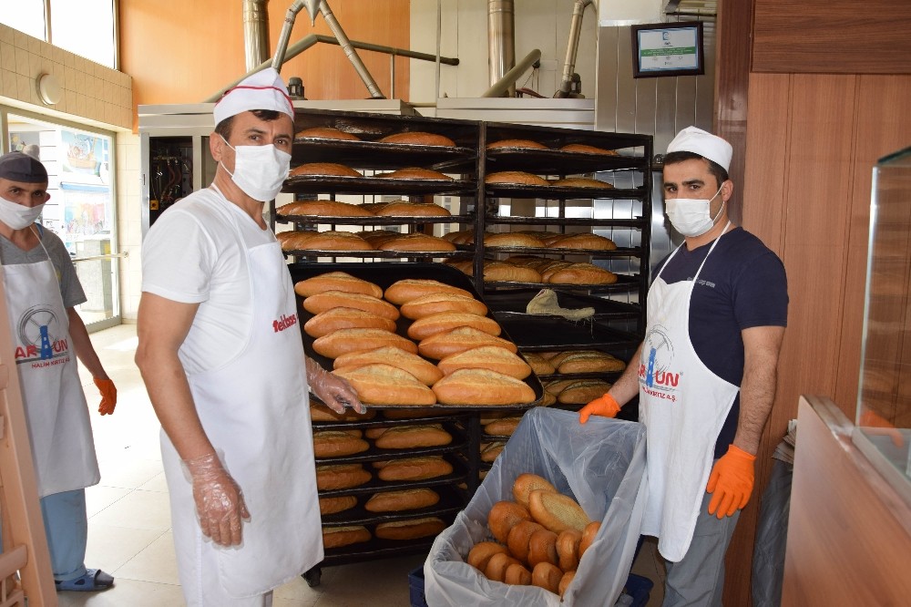Fırıncıların 13 liralık maske paketinin 250 liraya satılması isyanı 