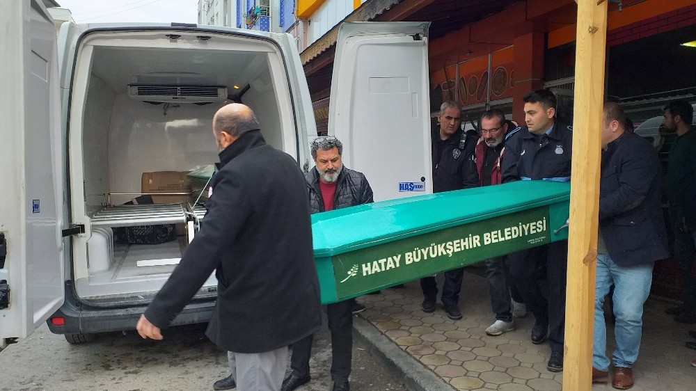Fırındaki asansörde sıkışan işçi hayatını kaybetti 