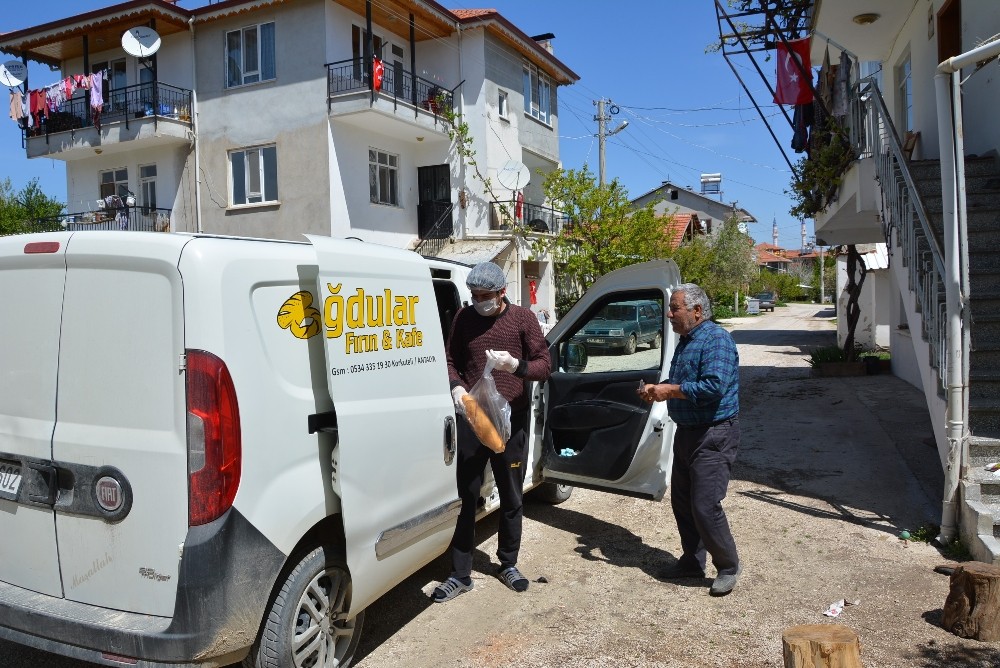 Fırınlardan kapı kapı ekmek hizmeti 