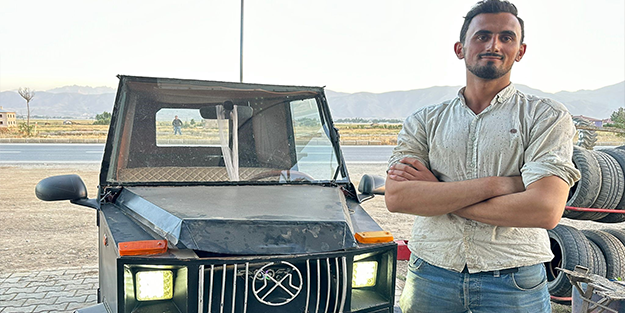 Fırsat olsa neler yaparlar neler! Mercedes alamayan gençten müthi̇ş i̇cat