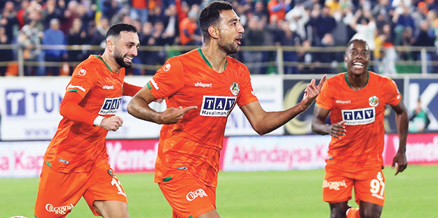 Fırtına Alanya’da fena dağıldı! Şok skor...