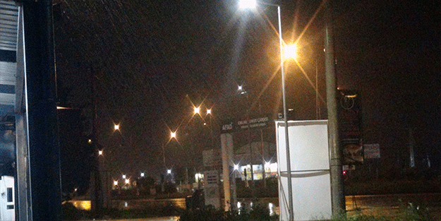 Fırtına çatıları uçurdu