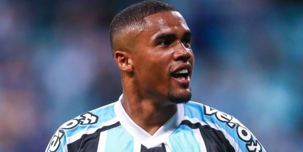 Fırtına, Douglas Costa'nın peşinde