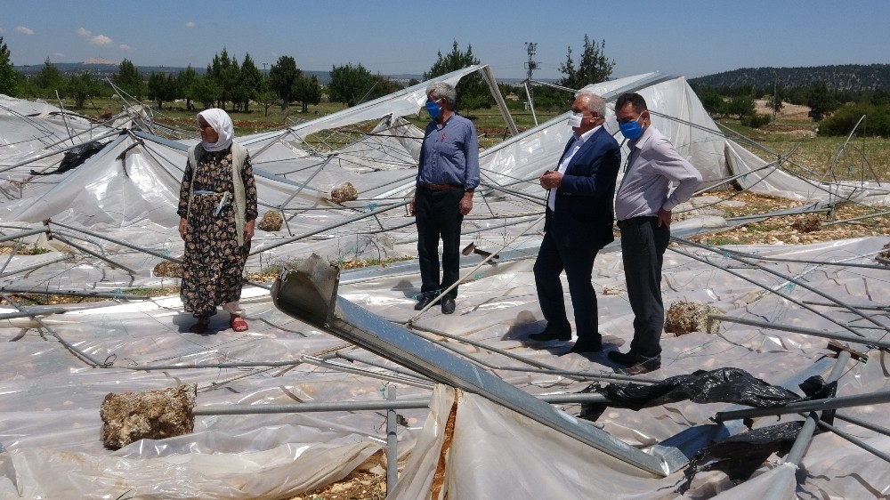Fırtınada 168 üreticinin 510 dekar serası hasar gördü 