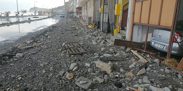 Fırtınada iş yerleri zarar gören dükkan sahiplerine 3 milyon 134 bin ödeme!