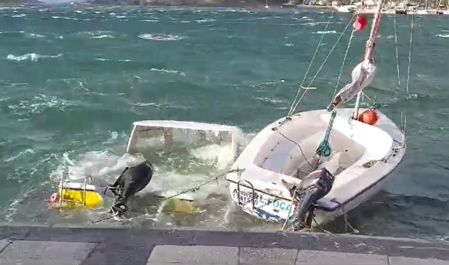 Fırtınaya dayanamayan balıkçı tekneleri battı