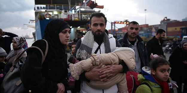 Fırtına mağdurları karaya ayak bastı!