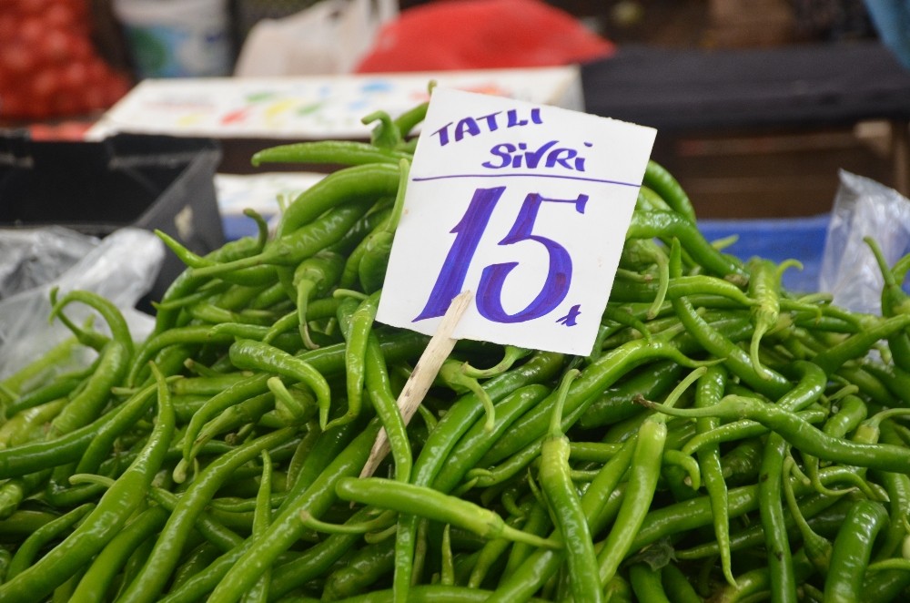 Fiyatı düşmeyen tek sebze sivri biber 