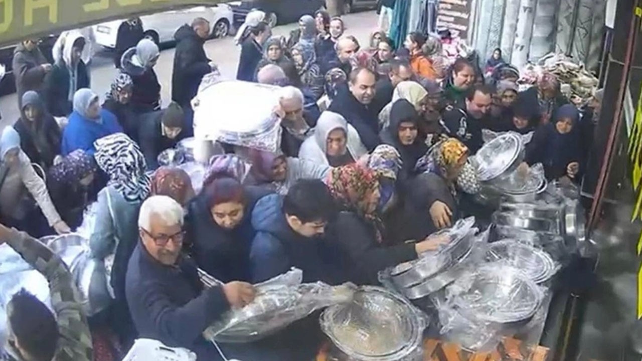 Fiyatı düştü: Hepsi yarım saatte tükendi! Üçer beşer kucakladılar