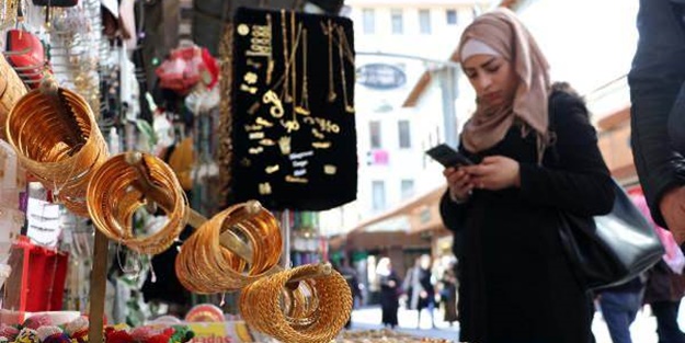 Fiyatlar yükselince vatandaşlar bu altına hücum etti! Kilolarca alıyorlar