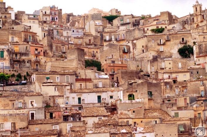 Fiyatları duyanlar kulaklarına inanamıyor: Burada evler 3 Euro!