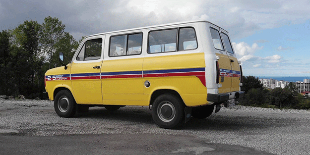 ‘Fizik Minibüsü’yle büyük ilgi gördü! 5 bin km yol giderek binlerce kitap dağıttı