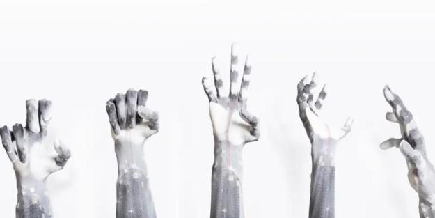 Flaş gelişme! İnsanların robot klonlarını yapmayı hedefleyen şirketin çarpıcı kararı: el üretti! O açıklama