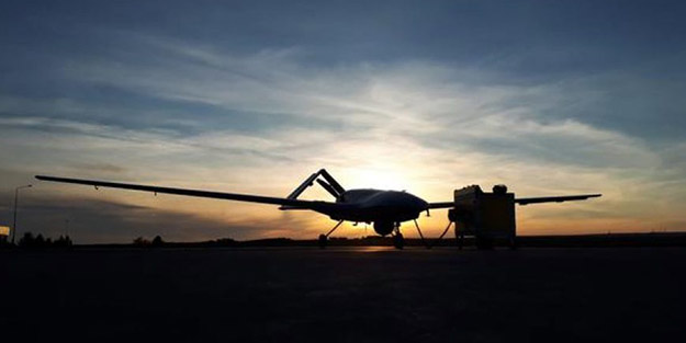 Flaş gelişmeyi Selçuk Bayraktar duyurdu! Türkiye İHA'ları sınıra gönderdi