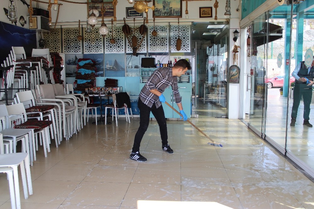 Florya Balık Çarşısı’ndaki restoranlar paket servisi sistemine geçti 