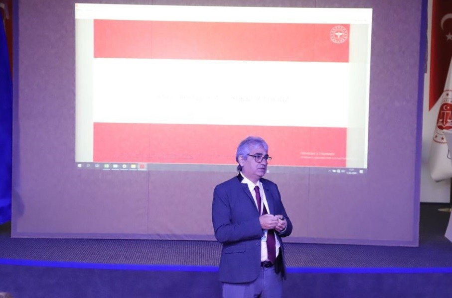 Foça Açık Ceza İnfaz Kurumunda koronavirüs semineri 