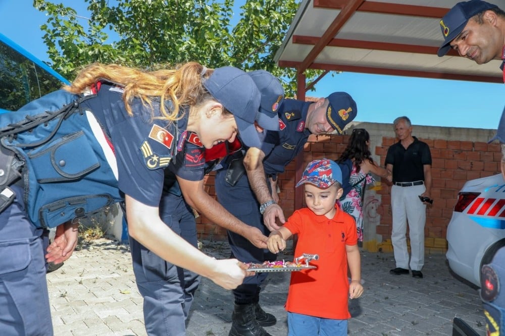Foça Kaymakamı yolcuları bilgilendirdi 