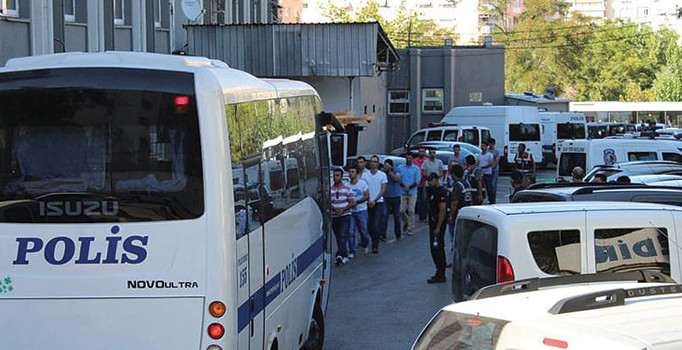 Foça'da 100 asker serbest bırakıldı!