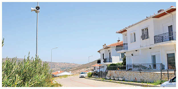 Foça’da ezan tahammülsüzlüğü