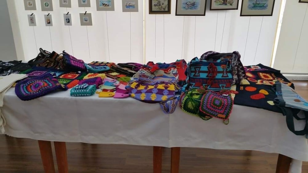 Foça’da kadın sanatçılar sergi açtı 